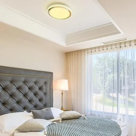 Villa Luxury For Rent In *